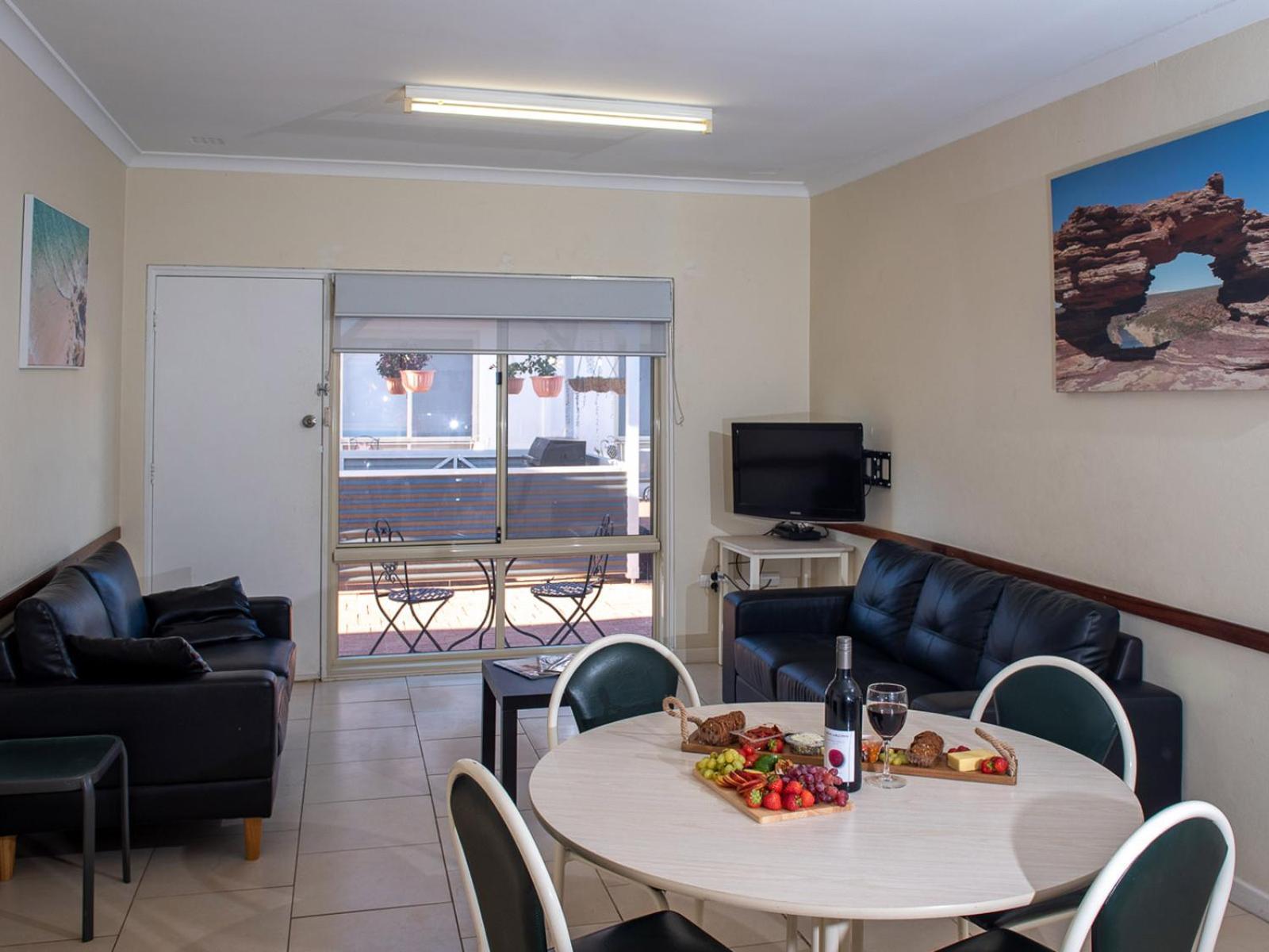 Api Pelican Beach Front Apartments كالباري المظهر الخارجي الصورة
